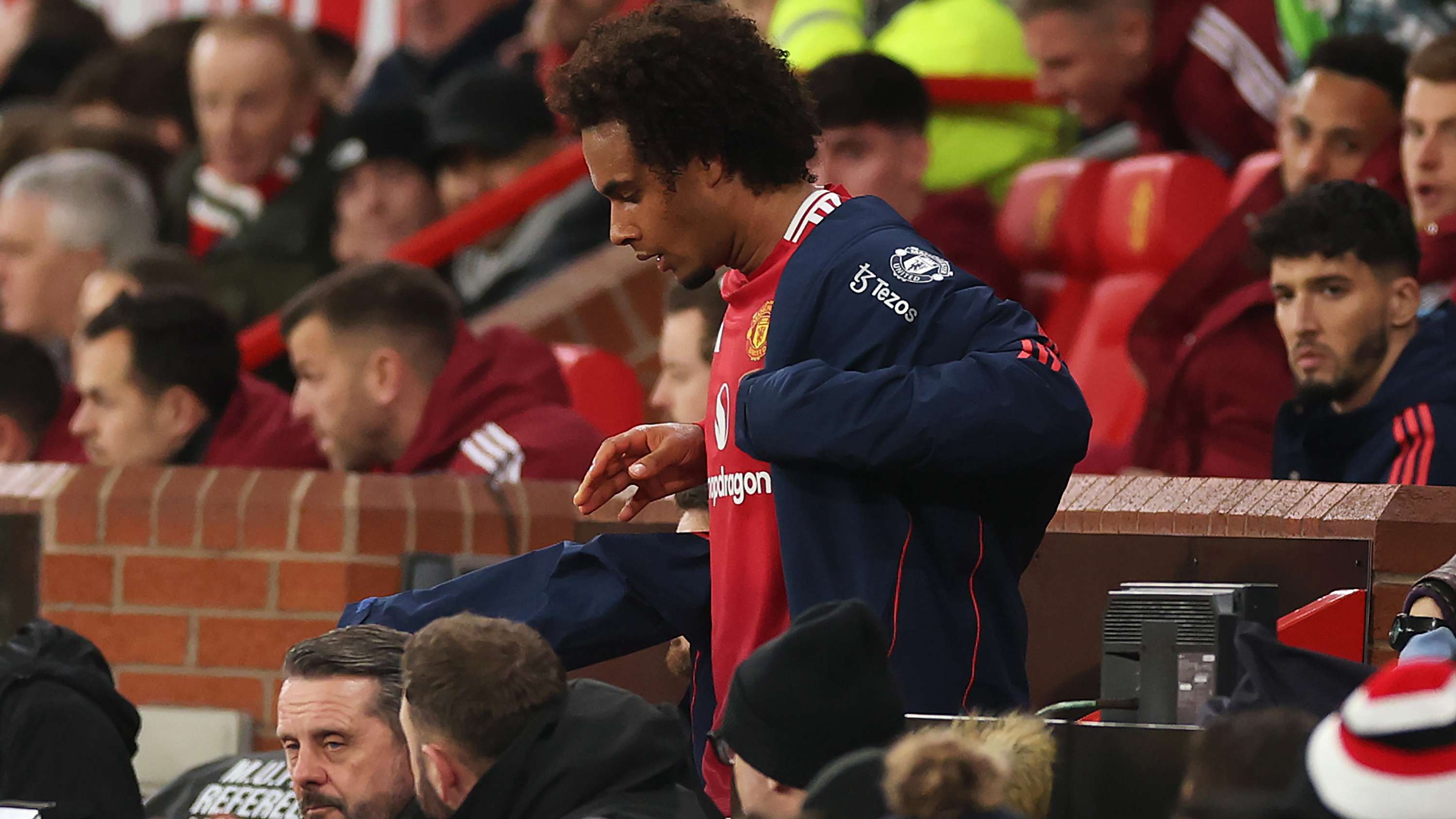 退役儀式對 退役儀式對